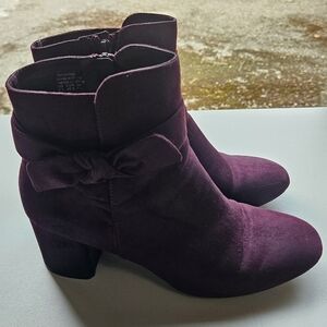 Kelly And Katie Tessano Women's Size 9.5 Faux Suede Burgundy Booties